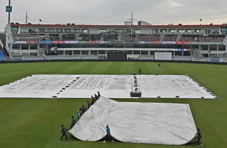 Rain threatens to disrupt first test between Pakistan and Bangladesh