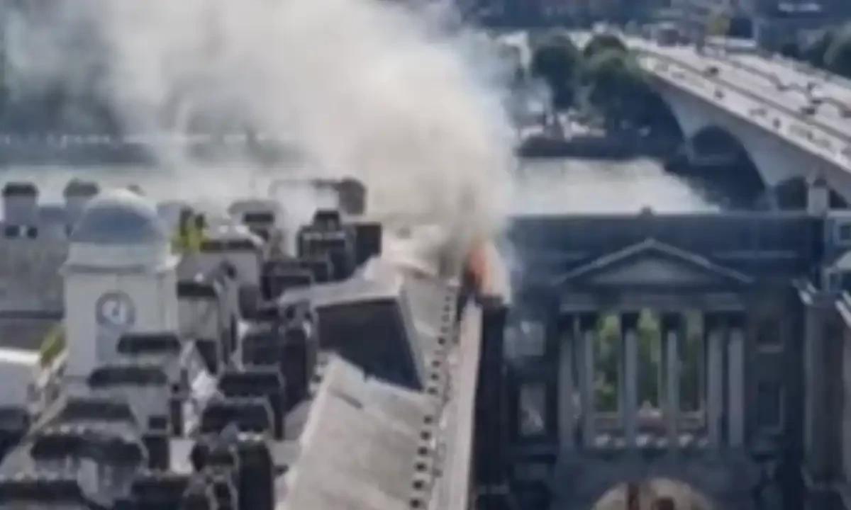 لندن کے ثقافتی مرکز سمرسیٹ ہاؤس میں آتشزدگی