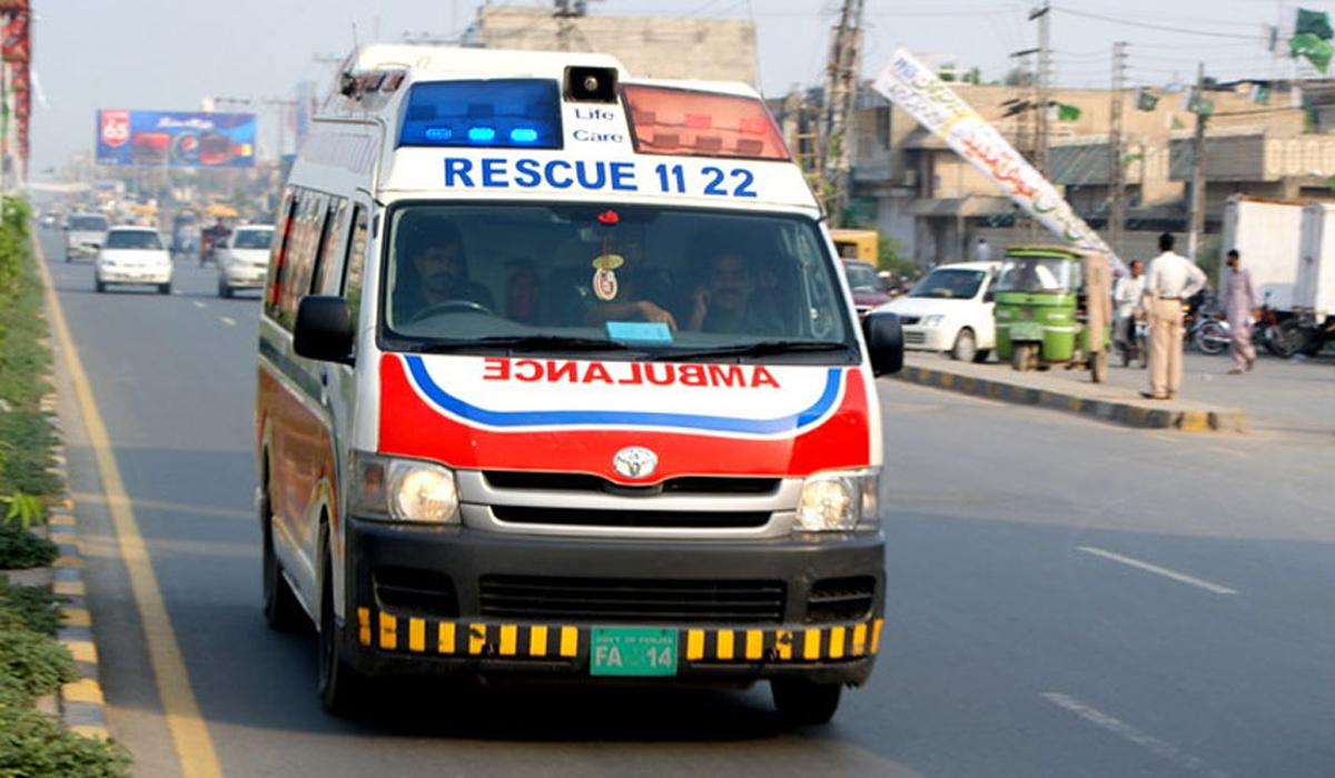 گھوٹکی خوفناک سڑک حادثے میں 8 افراد جاں بحق