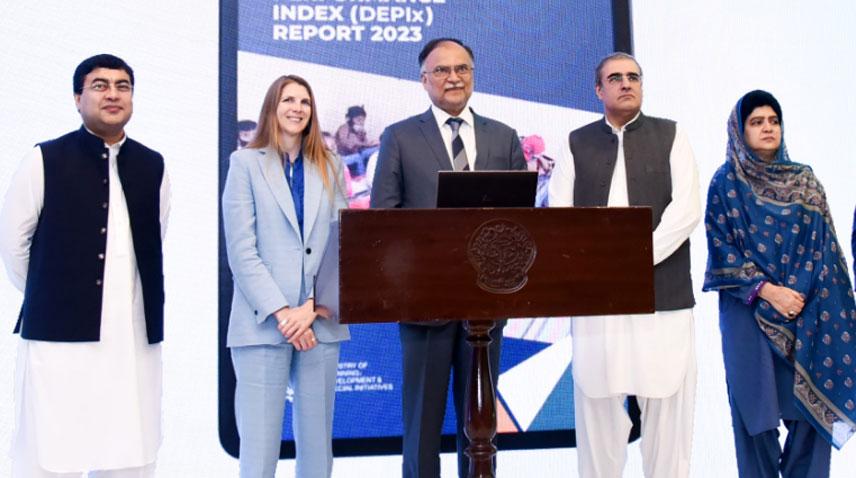 Ahsan Iqbal announces modern Teachers Training Center in ICT