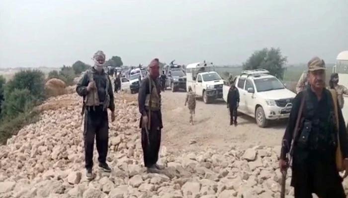کشمور میں ڈاکوؤں کا پولیس کی چھاپہ مار کارروائی کے دوران حملہ، ایس ایچ او زخمی