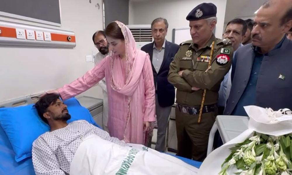 Maryam Nawaz visits injured cops in bandits attack