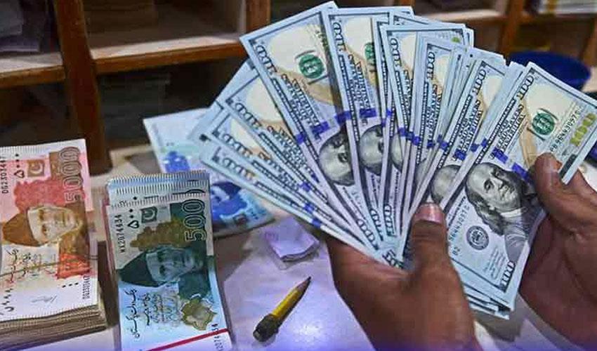 انٹربینک مارکیٹ میں ڈالر کی قیمت میں  8 پیسے  کمی