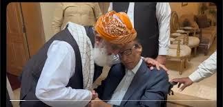 مولانا فضل الرحمن   کی  چوہدری شجاعت حسین  سے ان کی رہائش گاہ پر ملاقات