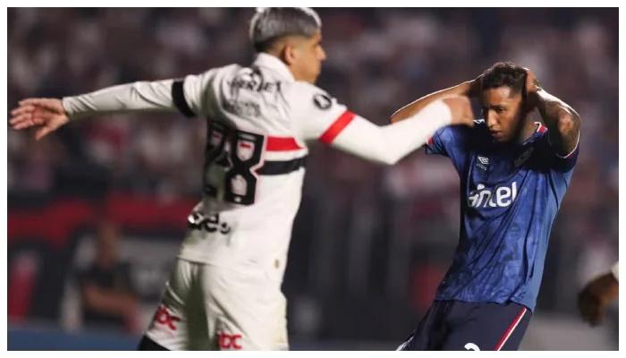 برازیل میں میچ کے دوران 27 سالہ فٹبالر کا دل کا دوہ پڑنے سے انتقال