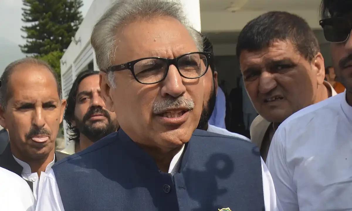 پی ٹی آئی میں اندورنی اختلافات ختم کرنے کیلئے سابق صدر ڈاکٹر عارف علوی متحرک