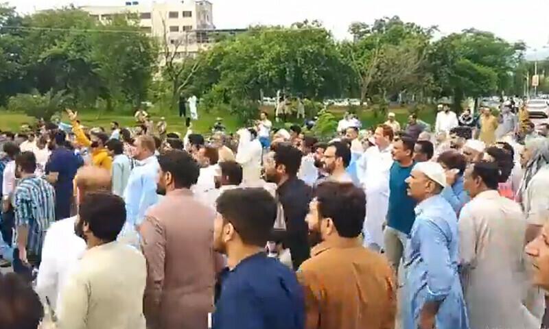 Utility Stores employees protest in Islamabad continues for 3rd day