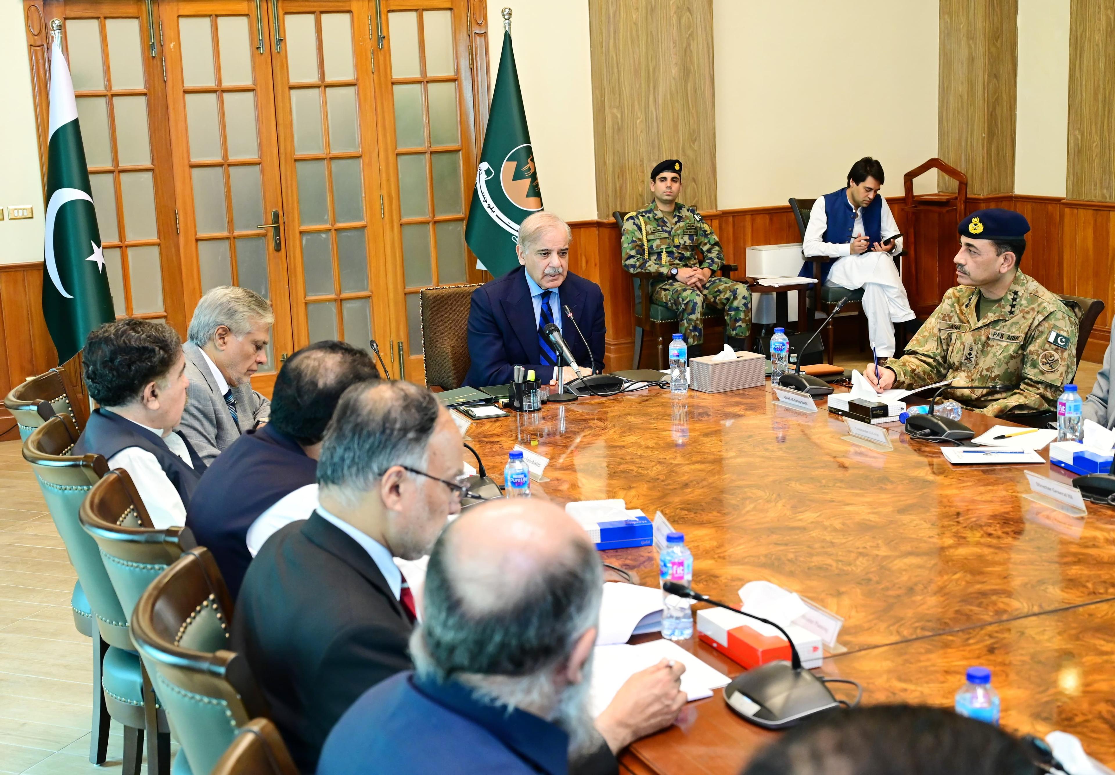  بلوچستان وزیر اعظم کی زیر صدارت اجلاس میں سیکیورٹی  اور دہشت گردوں کے خلاف جاری آپریشنز کا  جائزہ