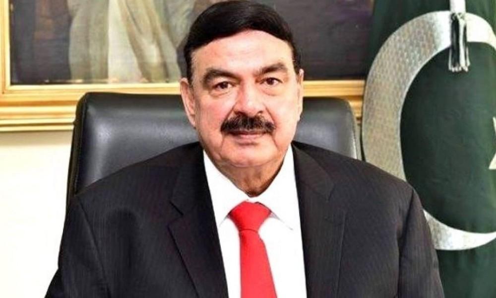 Sheikh Rashid offers plane ticket to Nawaz Sharif for his return