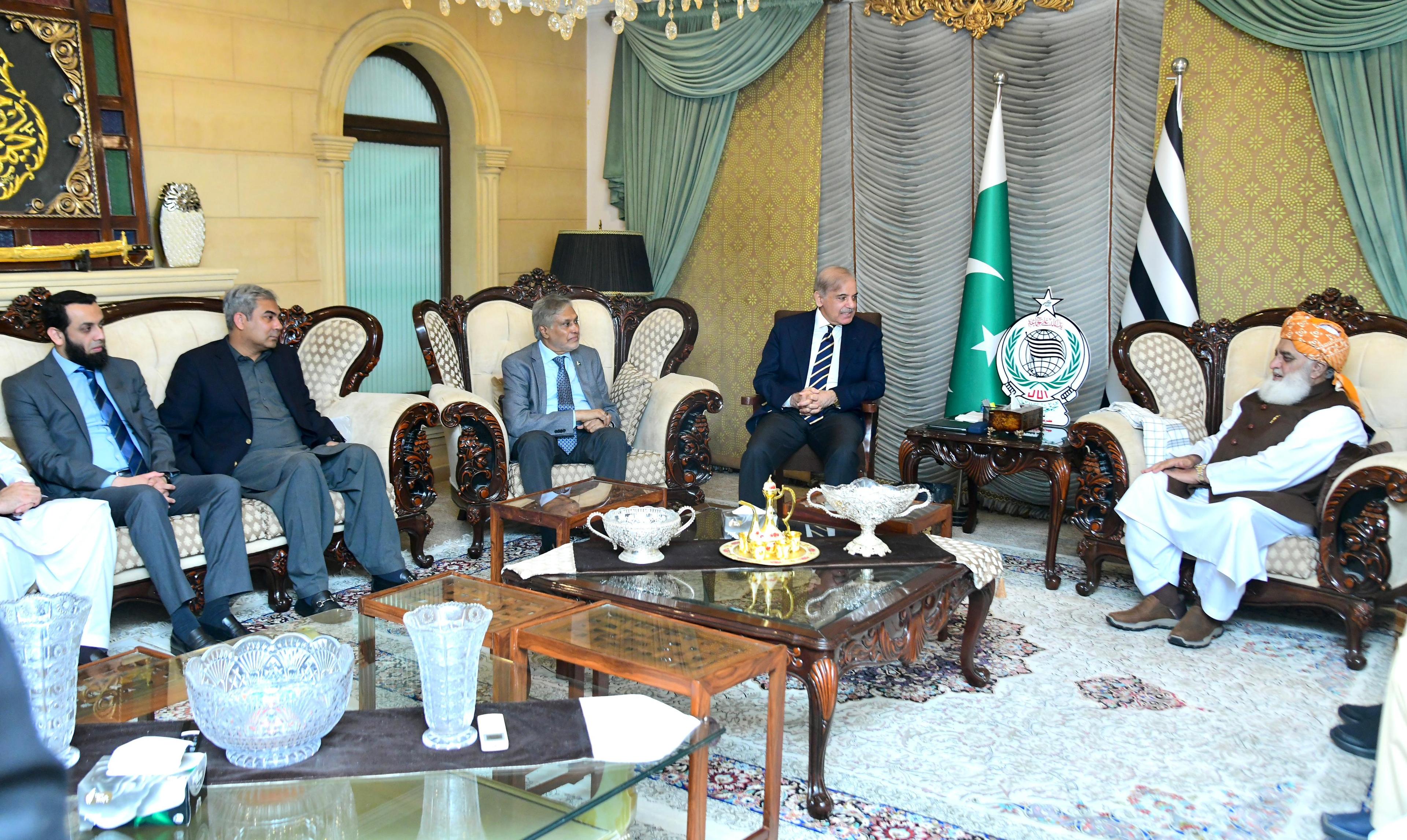 PM Shehbaz, Maulana Fazl discuss political situation