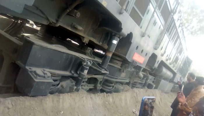 خیبر میل کو حادثہ، ٹرین کے بریک فیل ہوگئے