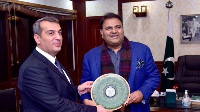 Pakistan, Azerbaijan agree to cooperate in fields of media, entertainment industries