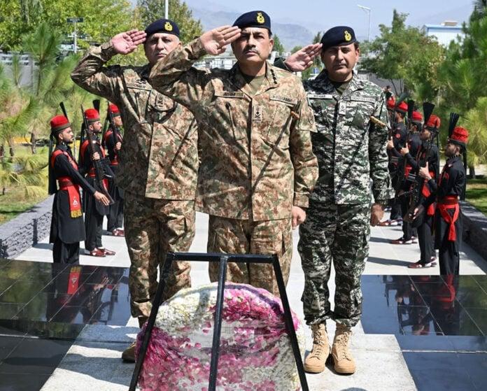 آرمی چیف کا جنوبی وزیرستان ضلع وانا کا دورہ، آرمی جوانوں سے ملاقات
