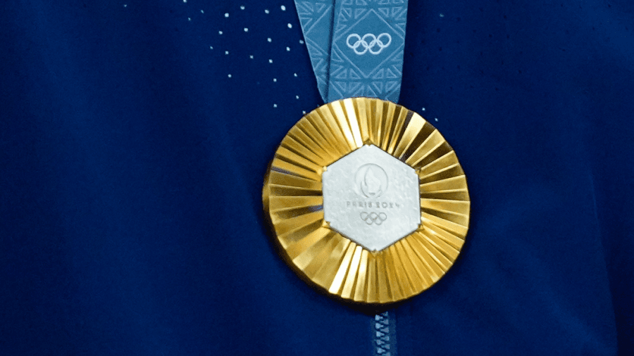 Olympian offers to will stolen gold medal to thief