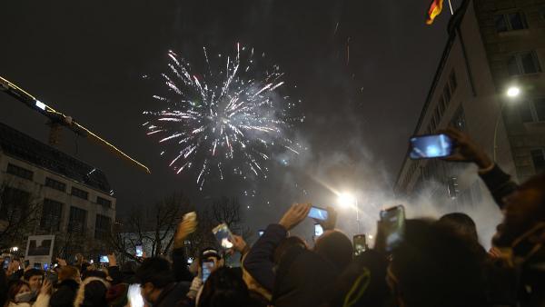 3 killed, several injured in New Year's Eve fireworks in Europe despite bans