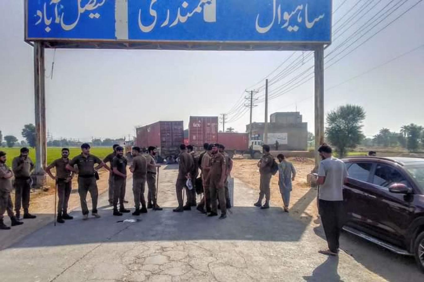 پی  ٹی آئی کا احتجاج :  مختلف اضلاع میں دفعہ 144 نافذ،  جلسے جلسوں اور احتجاج پر پابندی