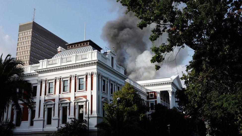 South Africa: Fire erupts in Cape Town Parliament building