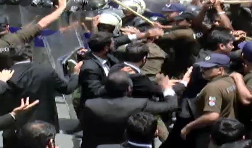 Police arrest 7 PTI lawyers arrested in Lahore