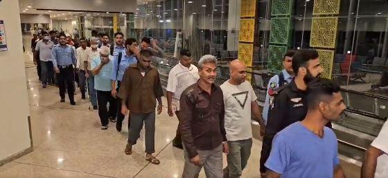 56 Pakistani prisoners reach homeland from Sri Lanka