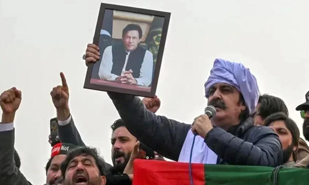 عمران خان اور علی امین گنڈاپور ر کے  خلاف اقدام قتل اور دہشتگردی کا مقدمہ درج