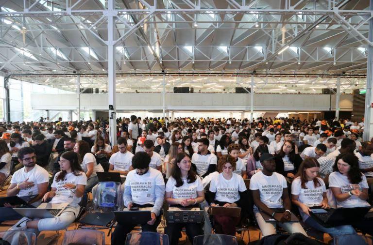 Portuguese school sets world record for largest programming lesson