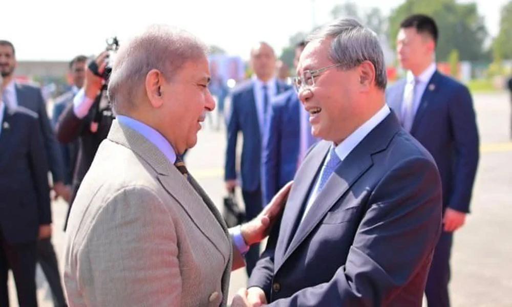 Chinese PM arrives in Pakistan with delegation