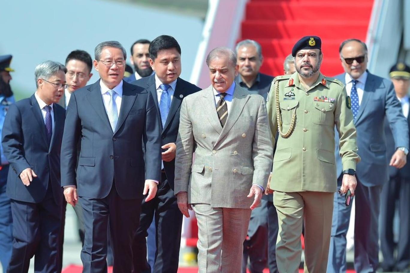  چینی وزیراعظم لی چیانگ کی وزیراعظم شہباز شریف  سے ملاقات