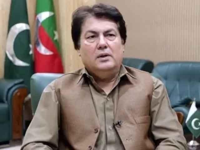 فارم 47 کے جعلی حکمران علی گنڈاپور سے عوامی مسائل حل کرنا سیکھیں، بیرسٹر سیف