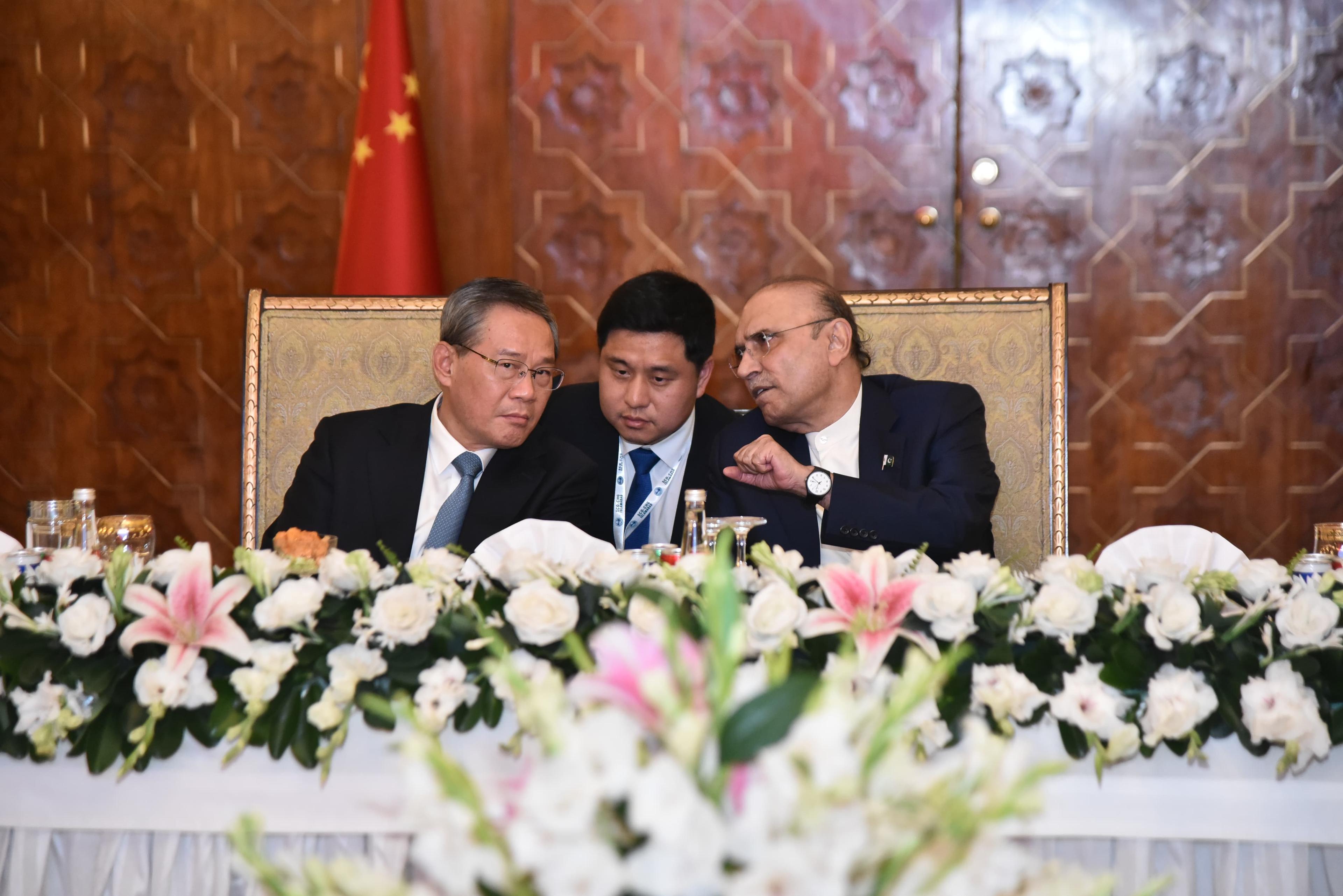 President hosts State luncheon in honour of Premier Li