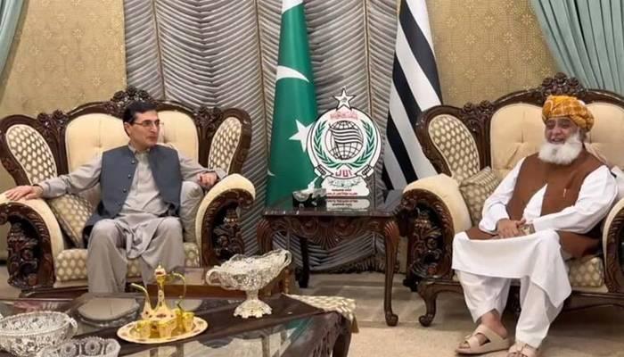 پی ٹی آئی نے چار رکنی قانونی ٹیم سے مسودہ کی جانچ کا وقت مانگ لیا