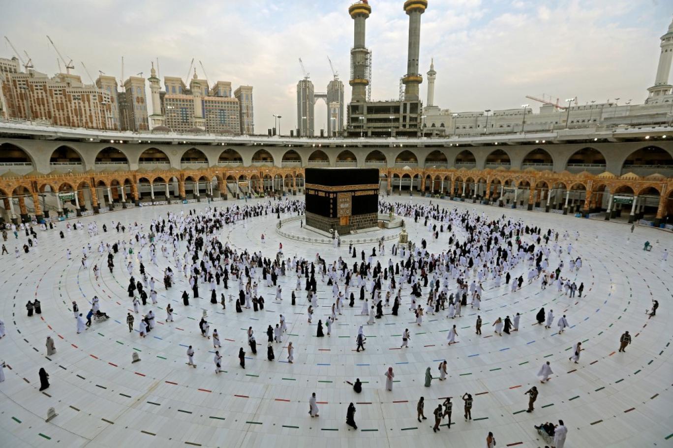 کورونا کیسز میں اضافہ ، سعودی عرب میں ایک بار پھر پابندیاں عائد 