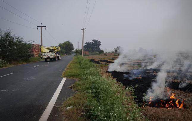 India, Pakistan apprehend farmers for burning crop waste