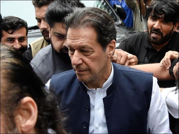 عمران خان سے ملاقات پر پابندی،عدالت نے وزارتِ داخلہ سے سکیورٹی تھریٹس کا ریکارڈ طلب کر لیا