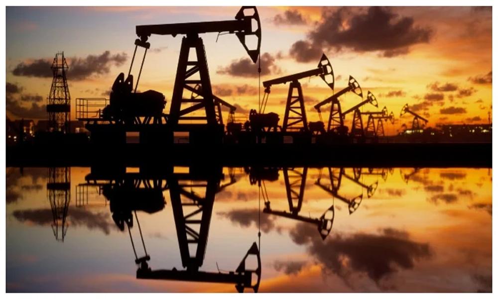 Crude oil, gas prices fall in global market