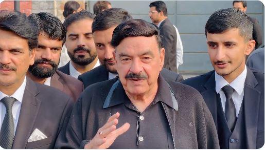 مولانا فضل الرحمان نے 26 ترمیم کا جنازہ نکالا ہے، شیخ رشید