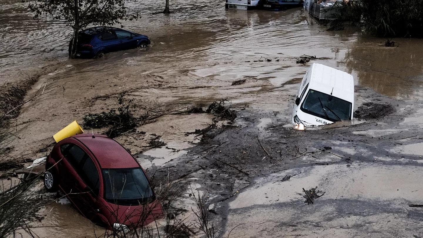 Eight bodies found in garage as death toll from Spanish floods tops 155