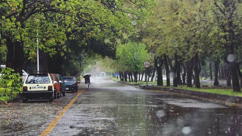 Rain, snowfall turn weather chilly in Pakistan