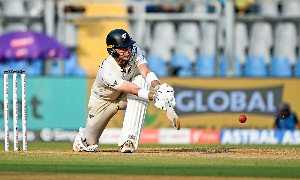 New Zealand lead by 143 as spin rules in seesaw third India Test