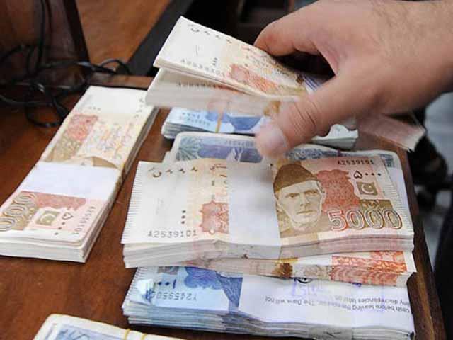 ماں بیٹی ساتھی کی مدد سے کروڑوں روپے مالیت کا سامان لوٹ کر فرار