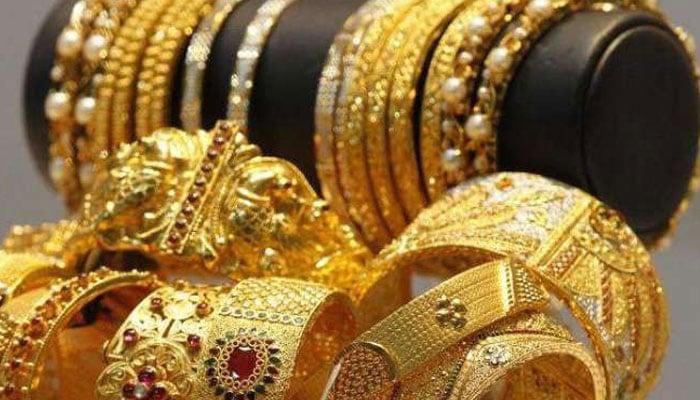  سونے کی فی تولہ قیمت میں سینکڑوں روپے کمی