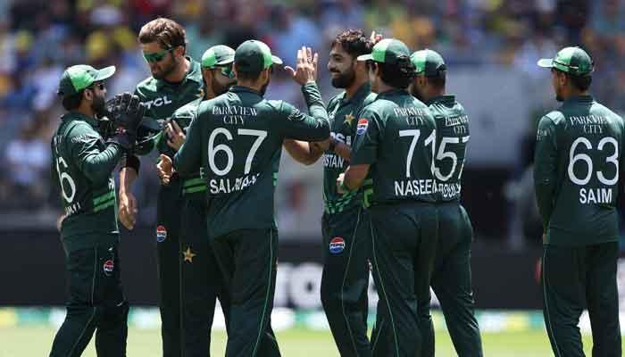 Pakistan bowled out Australia for 140 in Perth