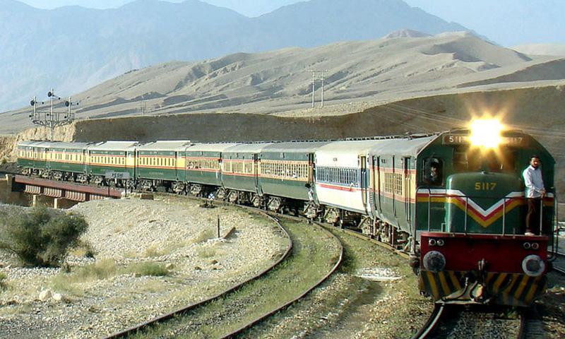 کوئٹہ دھماکہ: پاکستان ریلوے کا جعفر ایکسپریس اور بولان میل کو بند کرنے کا فیصلہ