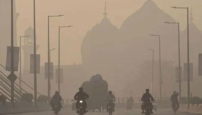اسموگ  تدارک ،  پنجاب کے 4 اضلاع میں مارکیٹیں  8 بجے بند کرنے کے کا نوٹی فکیشن جاری