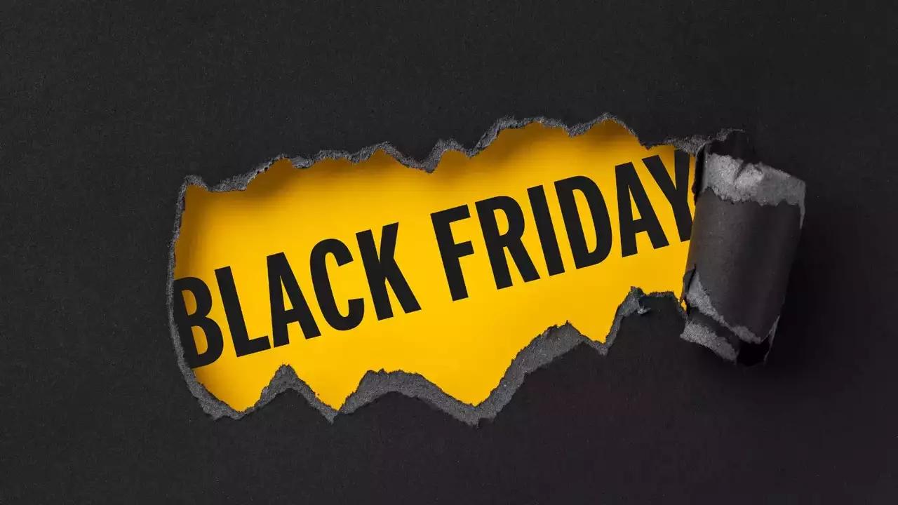 US Black Friday spending in stores and online rose 3.4% year-over-year, data showa