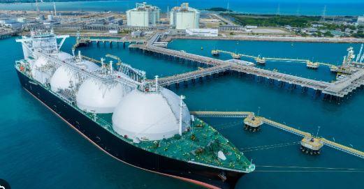 LNG contract with Qatar deferred for a year: Musadik Malik