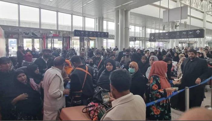 شام میں پھنسے 318 پاکستانی چارٹر طیارے کے ذریعے بحفاظت اسلام آباد پہنچ گئے