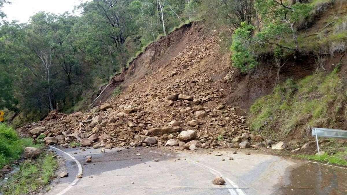 Landslide hits vehicle in Skardu, kills five