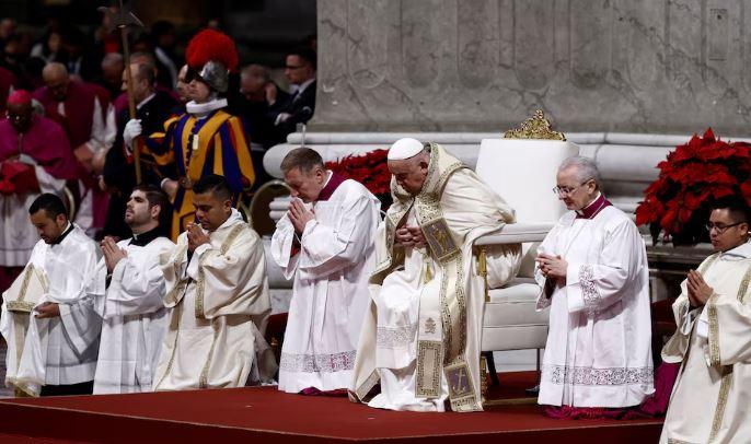 On Christmas Eve, Pope Francis appeals for courage to better the world