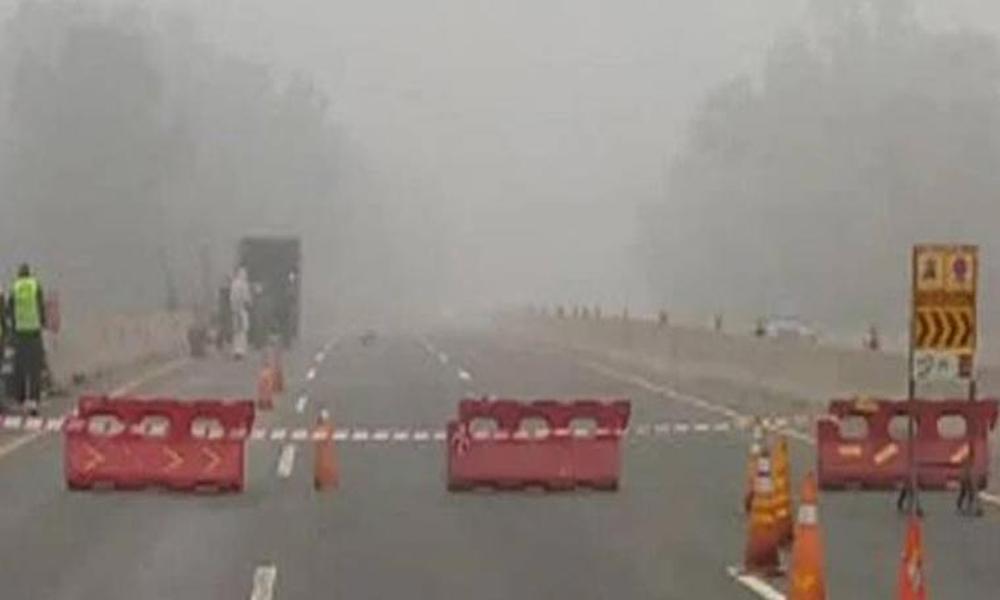 Fog blankets different cities, motorways closed