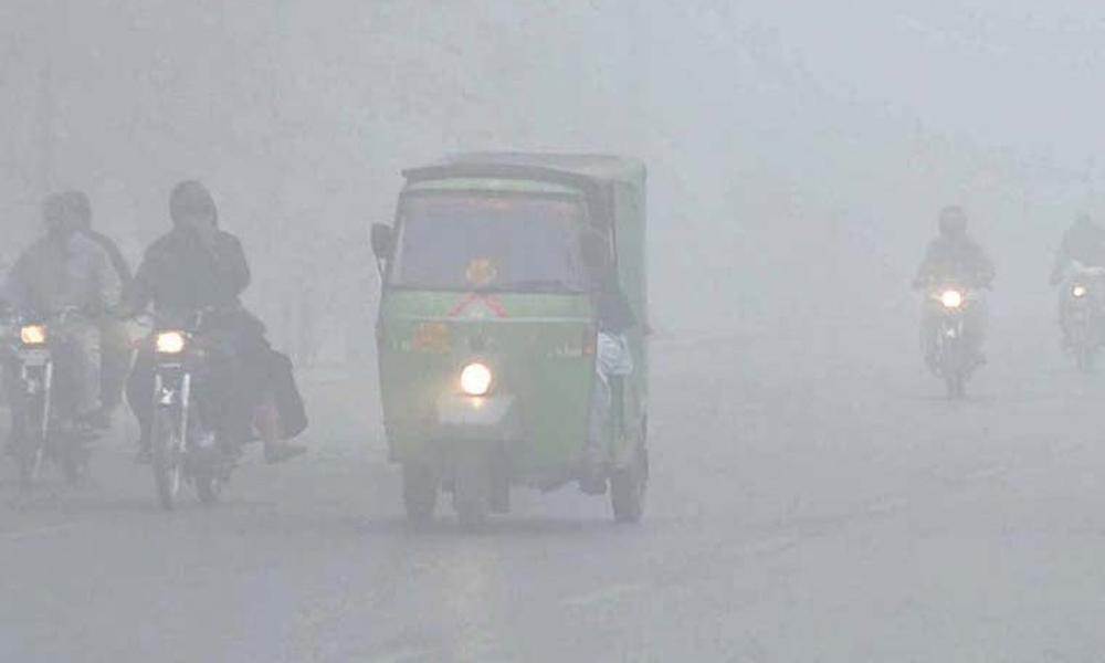 Heavy fog in Punjab, motorways, roads closed